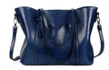 Retro messenger bag for women in PU leather with large main compartment