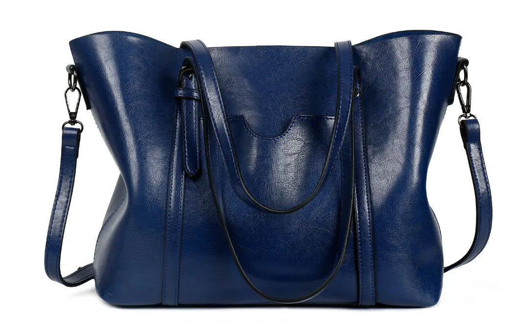 Retro messenger bag for women in PU leather with large main compartment