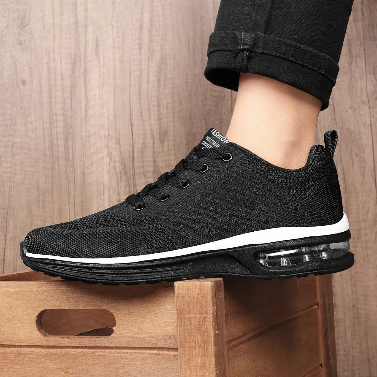Casual Flyknit Breathable Light Running Shoes in Black with Mesh Upper and PU Sole