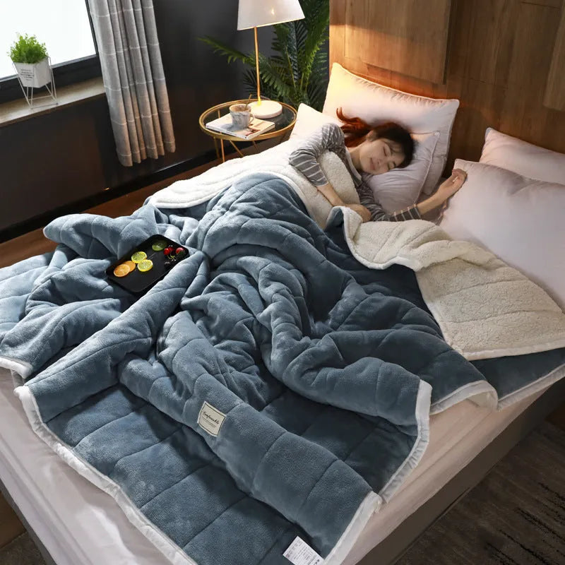 Thick three-layer composite coral fleece flannel blanket in pink colour, size 150x200cm