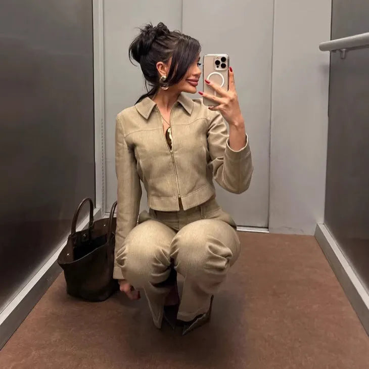 Women's herringbone pattern suit set with jacket and straight-leg trousers
