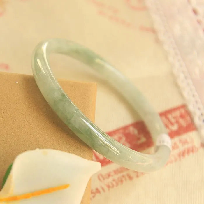 Green jade waxy geometric Chinese style bracelet with 10mm size and traditional design