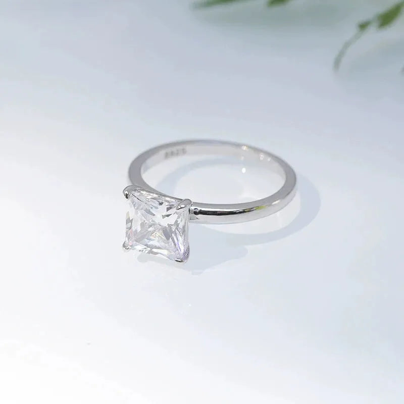 Simple geometric 925 silver women's ring with round zirconium detail in gold, rose gold, or silver finish.