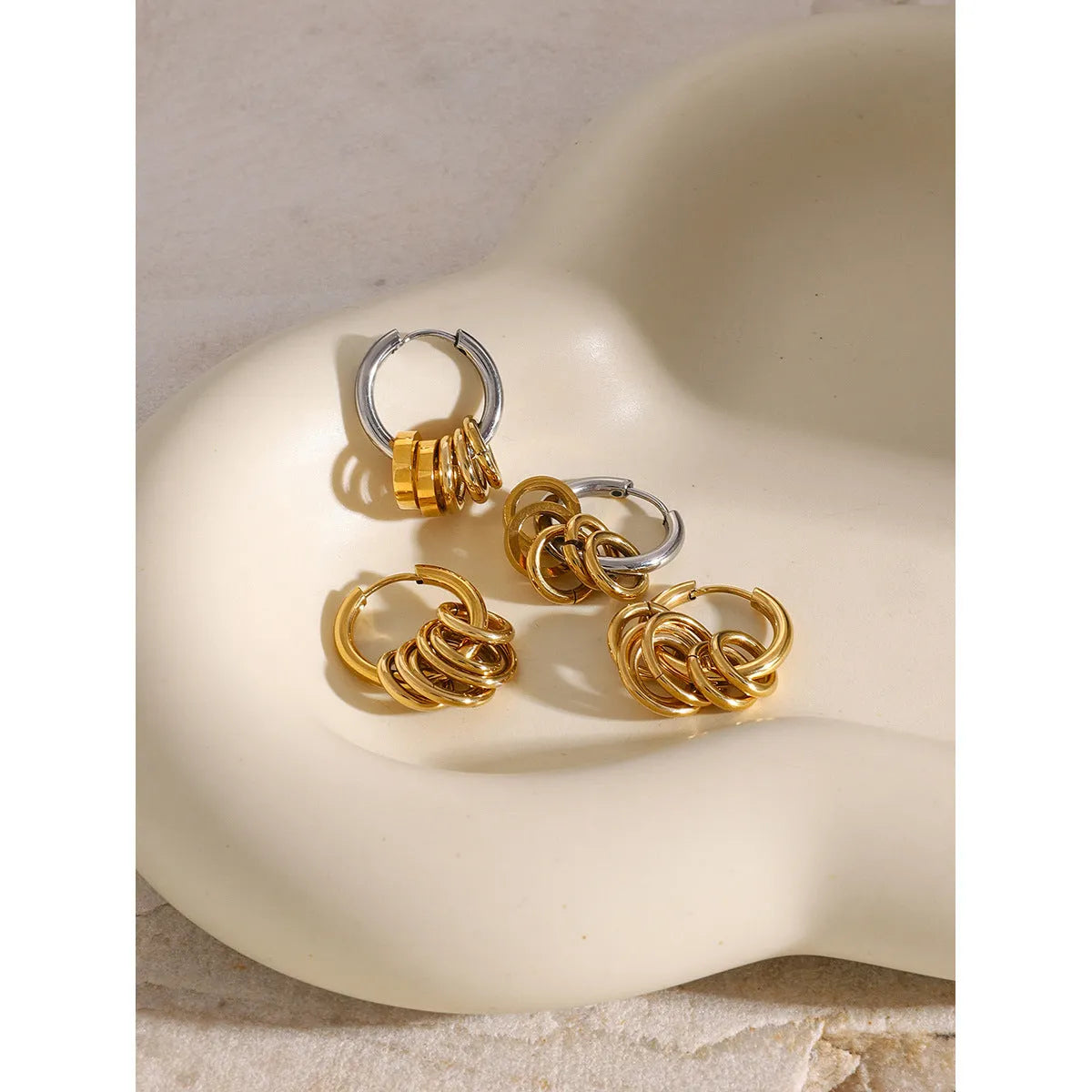 Stainless steel electroplated earrings with colour matching in JDE2405019 option