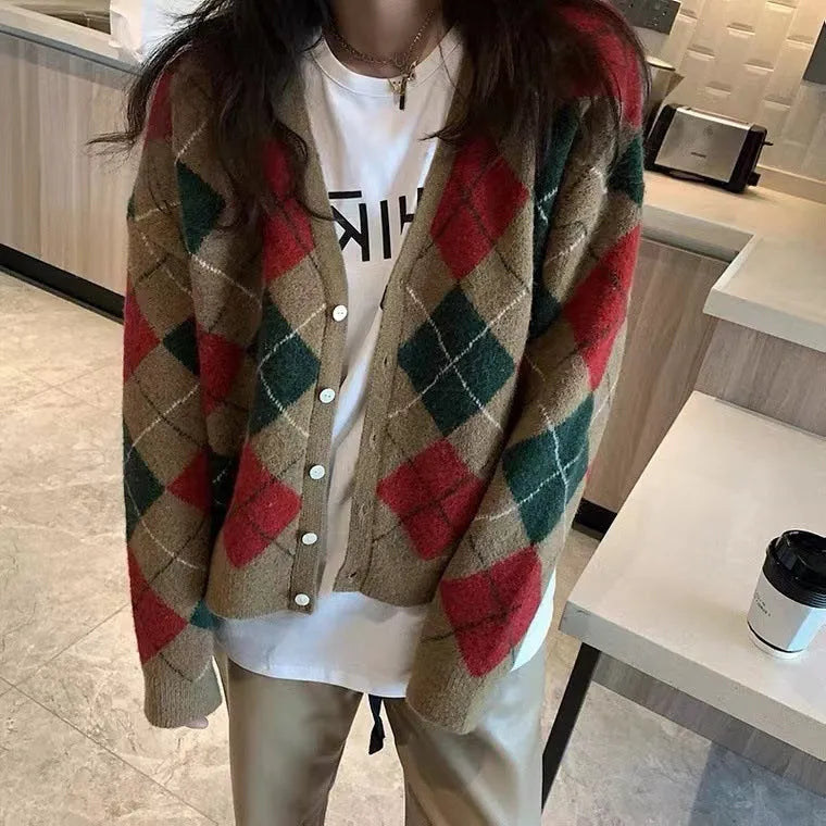 Knitted casual cardigan in macaron colours showing pink, green, black and khaki options