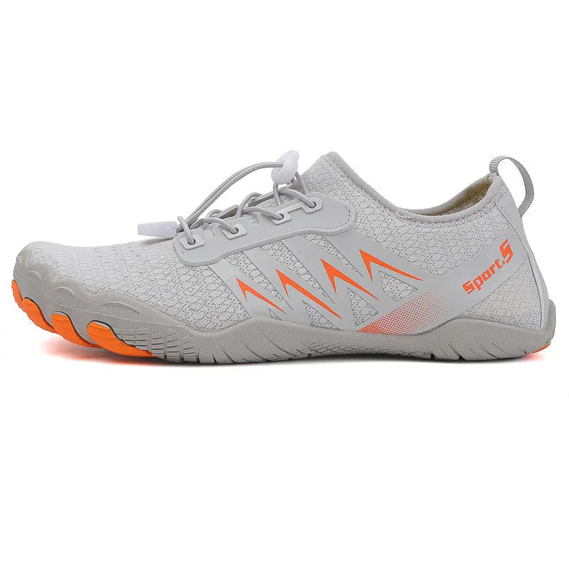 Quick-drying wading river tracing shoes with mesh upper and rubber sole in black, low-top style