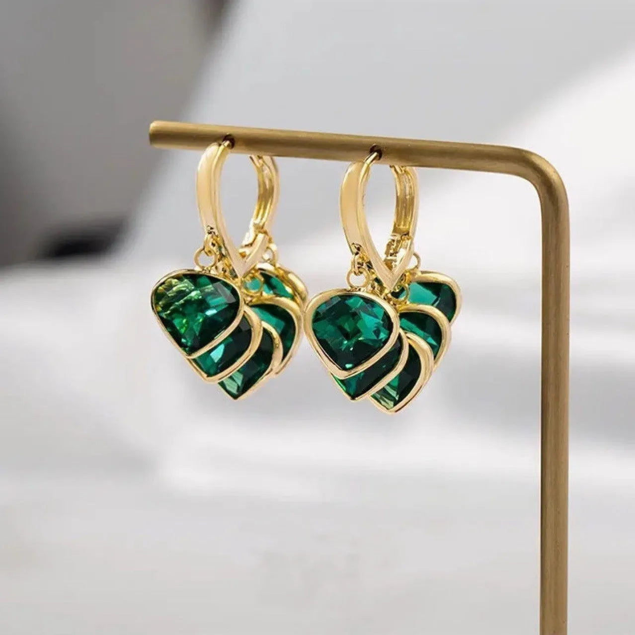 Green heart-shaped Korean style ear clip earrings with alloy gemstones and copper pendant