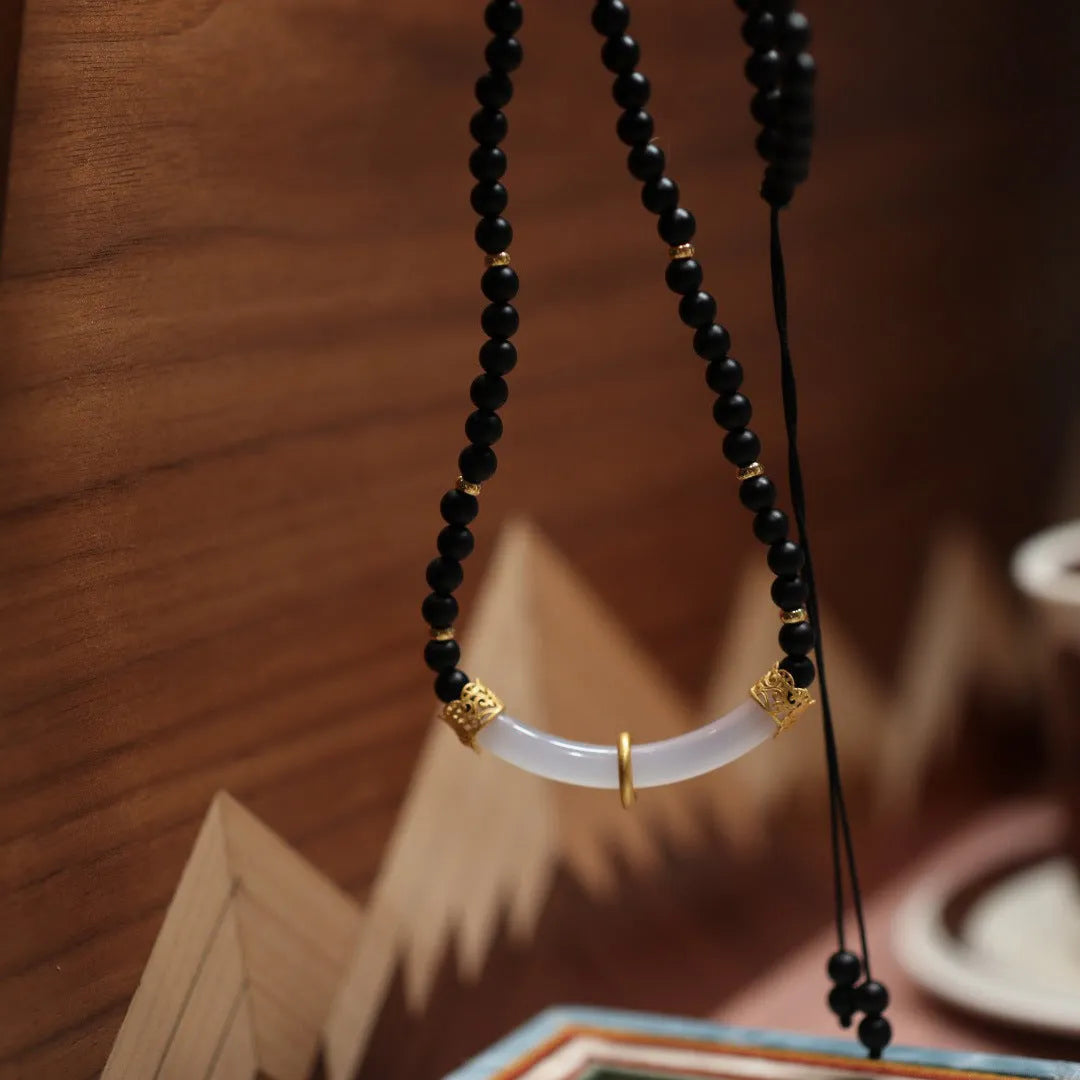 Natural frosty black agate and white chalcedony necklace with 925 silver U-shaped pendant on ball bead chain
