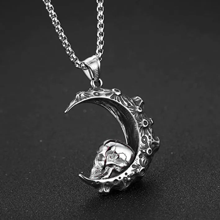 Men's silver skull necklace with alloy pendant on stainless steel chain, 32cm length