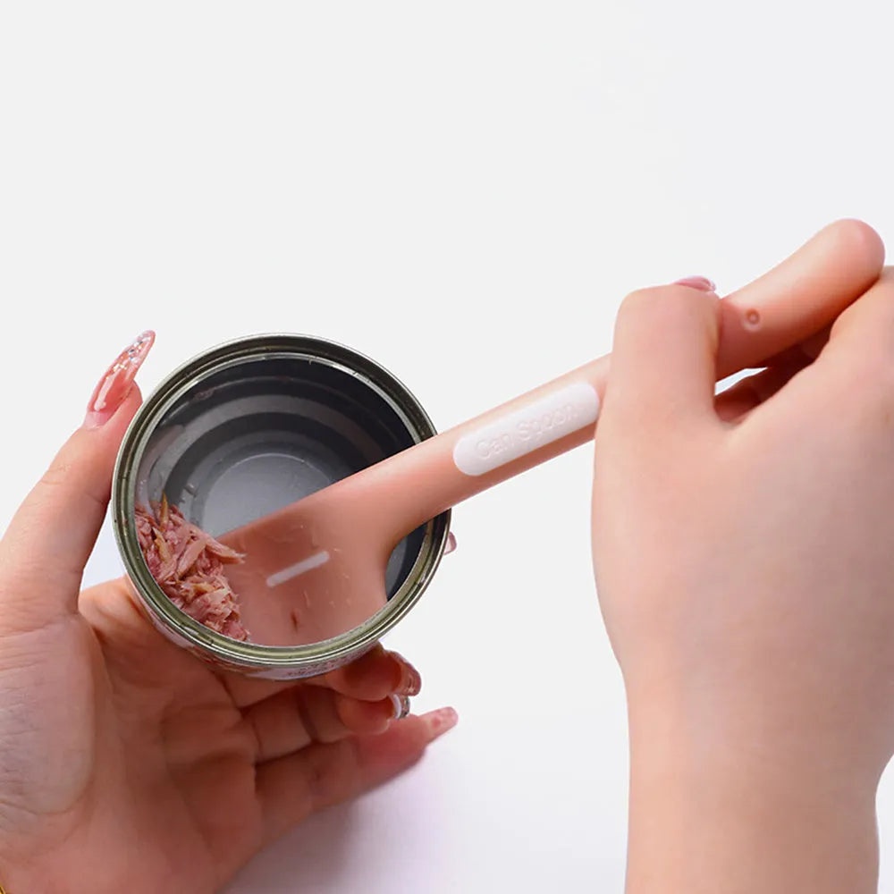 Long-handled pet food spoon for cats and dogs wet canned food in TPR material