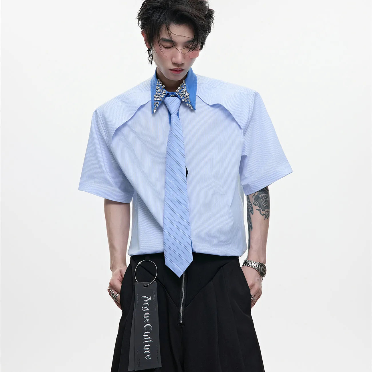 Men's loose fit dual-colour patchwork striped shirt with flip collar in blue