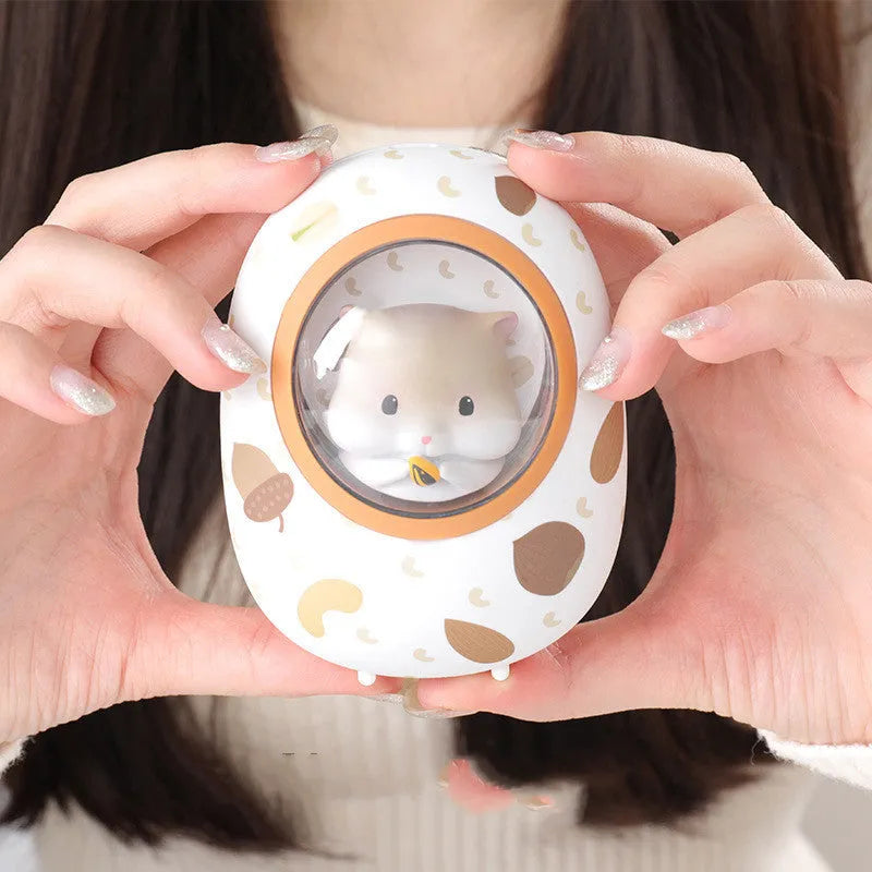 White Hamster 5000mAh hand warmer power bank with four heating levels and USB output