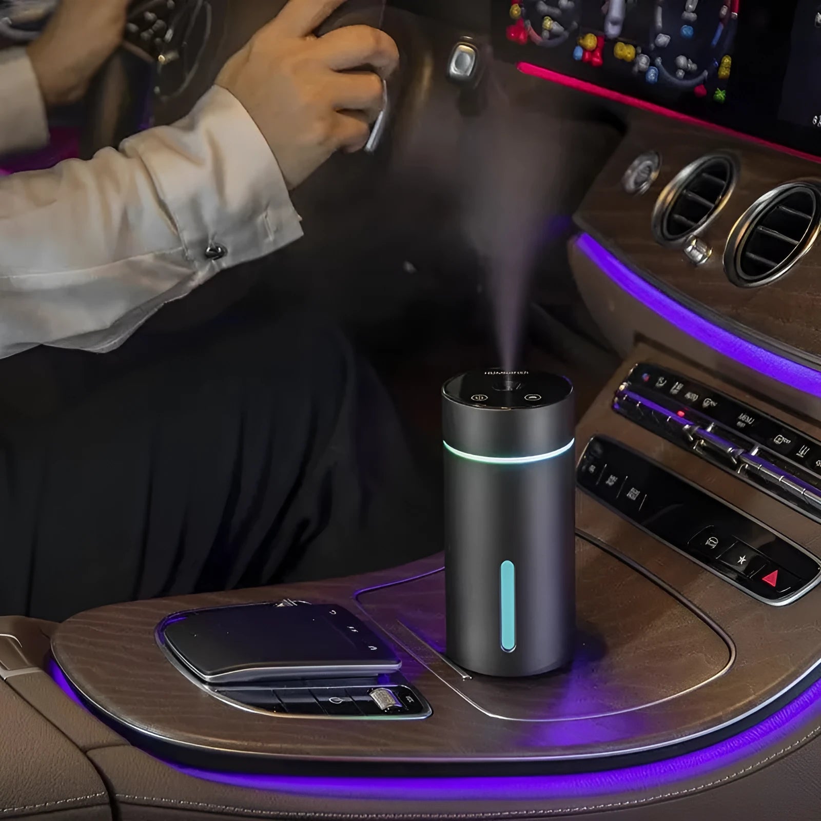 Black A6 portable car humidifier and essential oil diffuser with aluminium tank and USB cable
