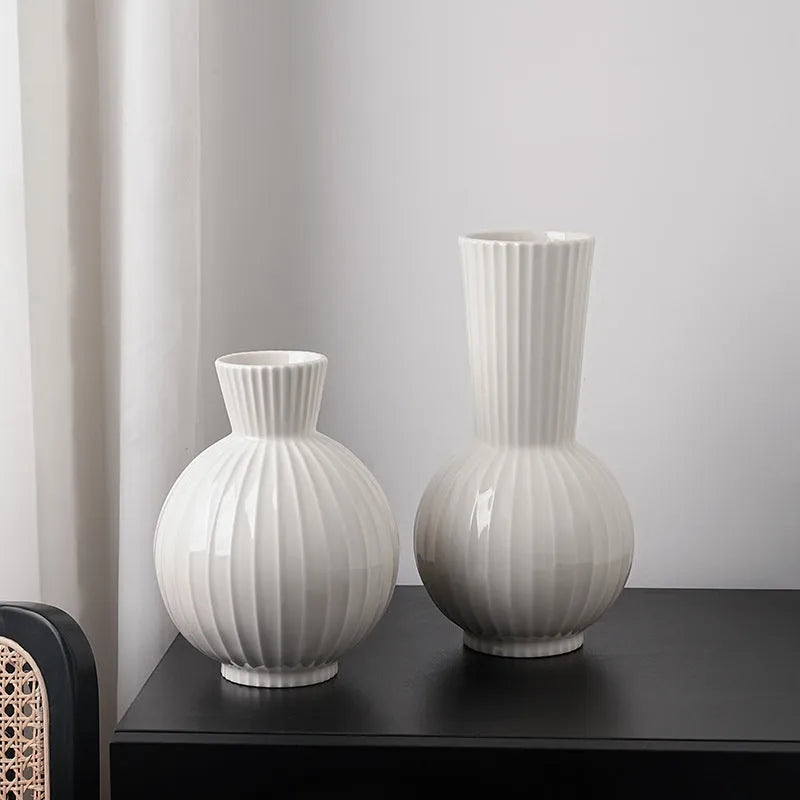 White striped ceramic ball vase in American country style for table decoration