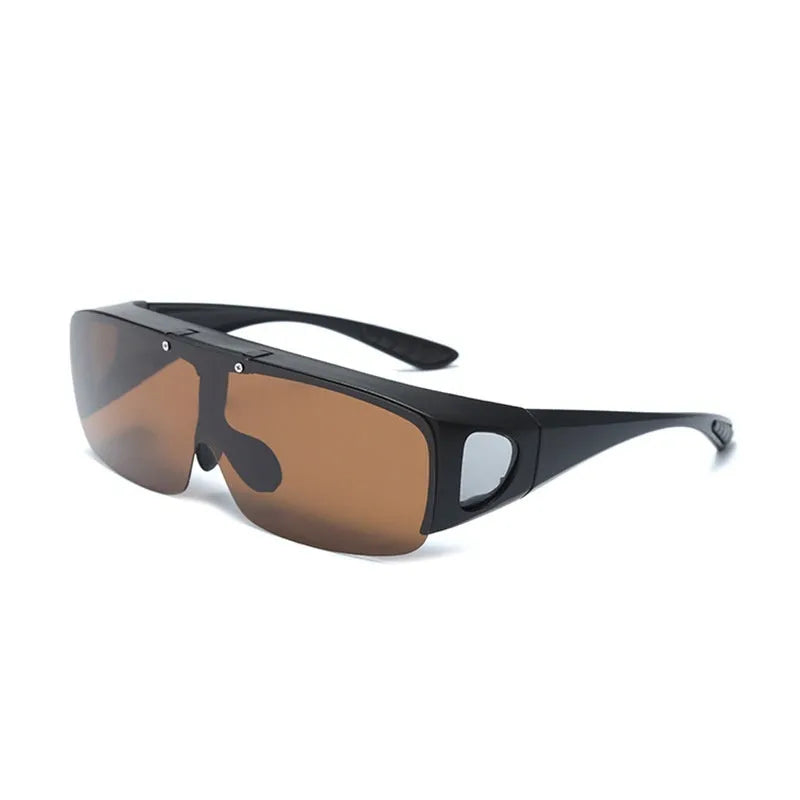 Polarised prescription sunglasses with one-piece lens construction for outdoor sports