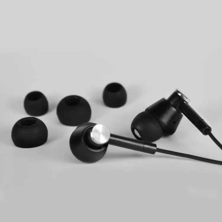 Wired in-ear earphones subwoofer black and white models for computer and phone
