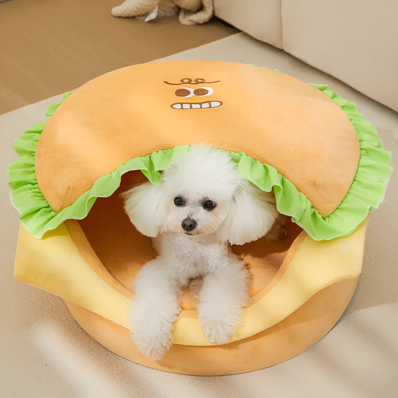 M-size insulated outdoor cat kennel with waterproof roof and washable cushion, shown disassembled