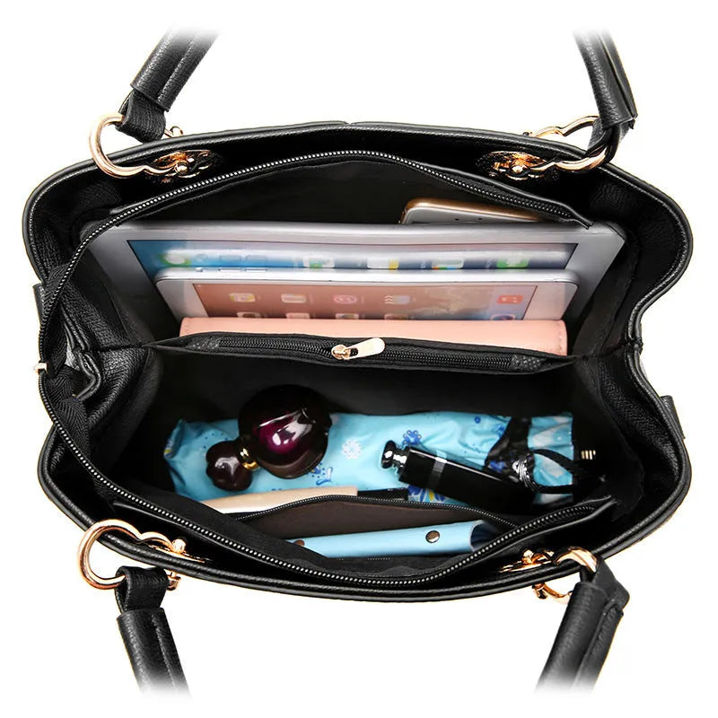 Retro style PU handbag with a zipper and shoulder strap in a choice of colours.