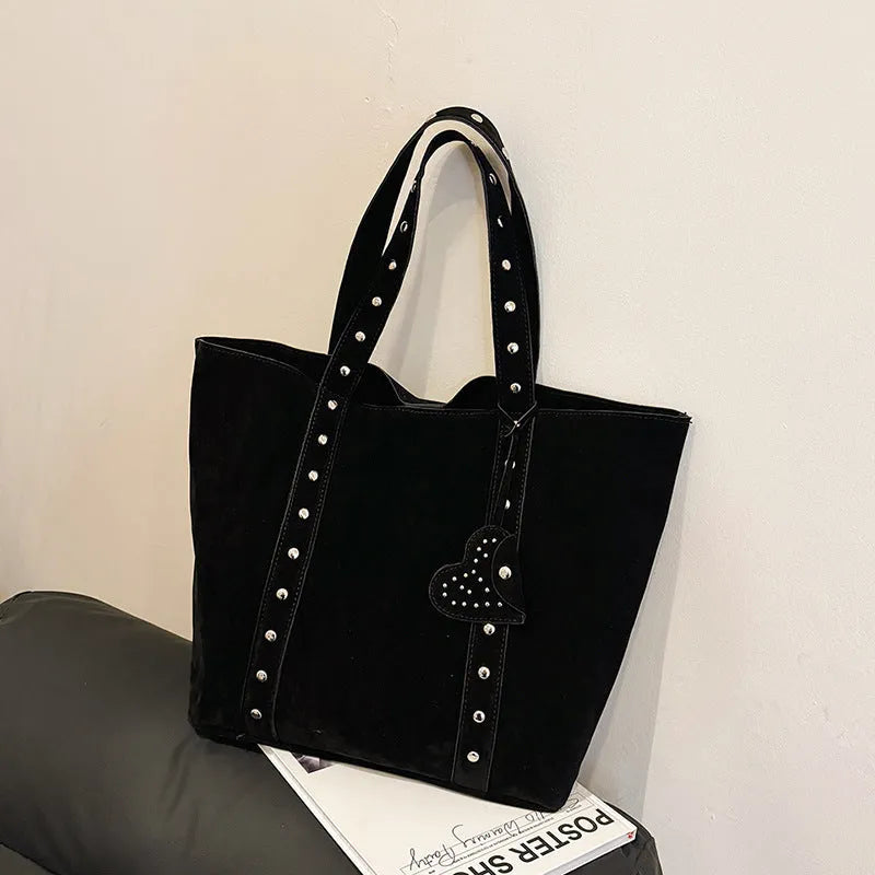 Design rivet hand-carrying tote bag in PU with sandwich pocket, black, 33x14x32cm, horizontal square shape