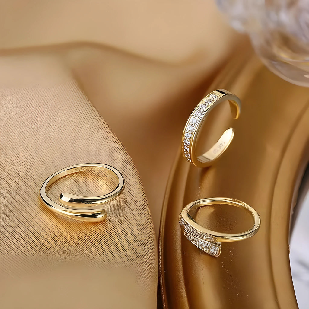 Geometric toe ring with gold plating in rhinestone or water drop design
