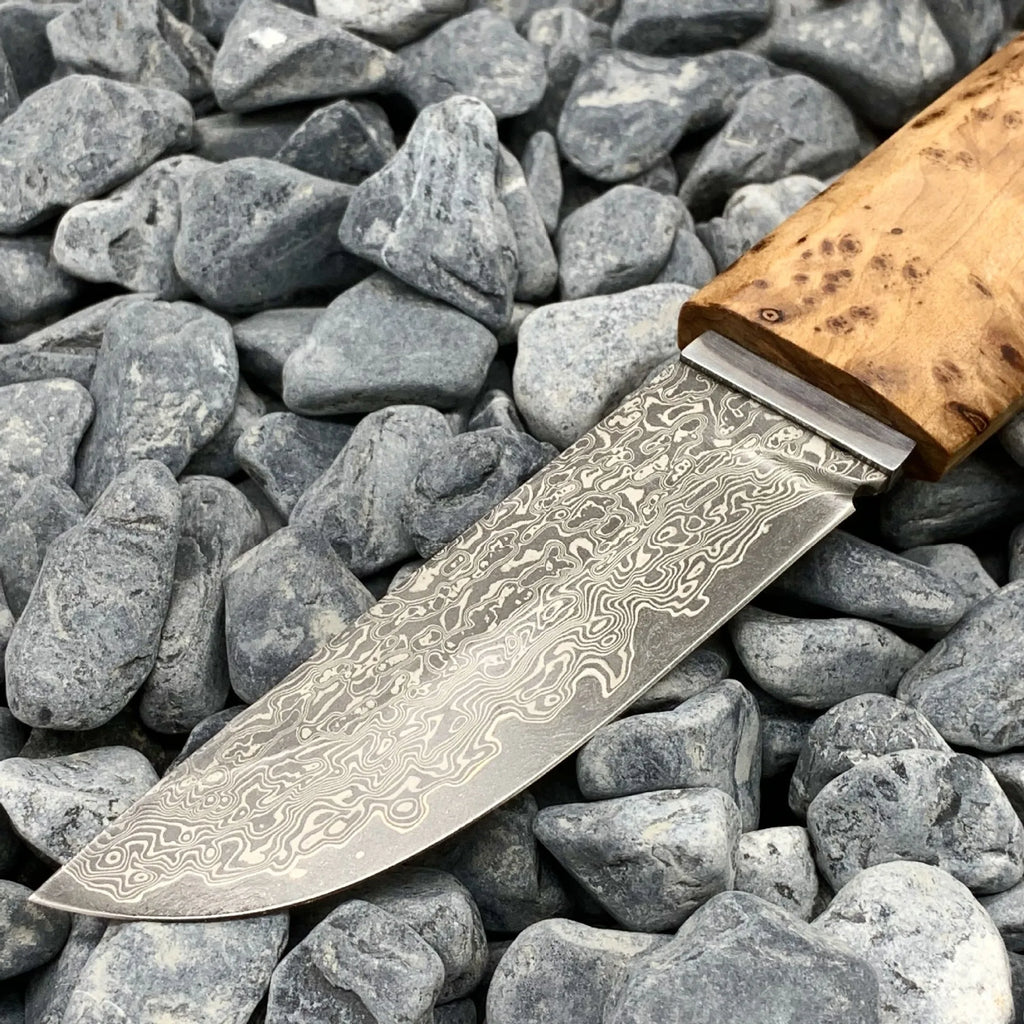 Outdoor camping forged Damascus pattern steel short knife with VG10 blade and Thuja wood handle, 18cm full length