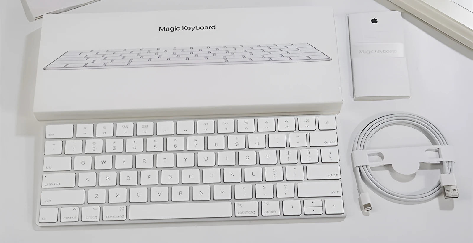 White Apple Bluetooth wireless keyboard with aluminium case and multimedia function keys