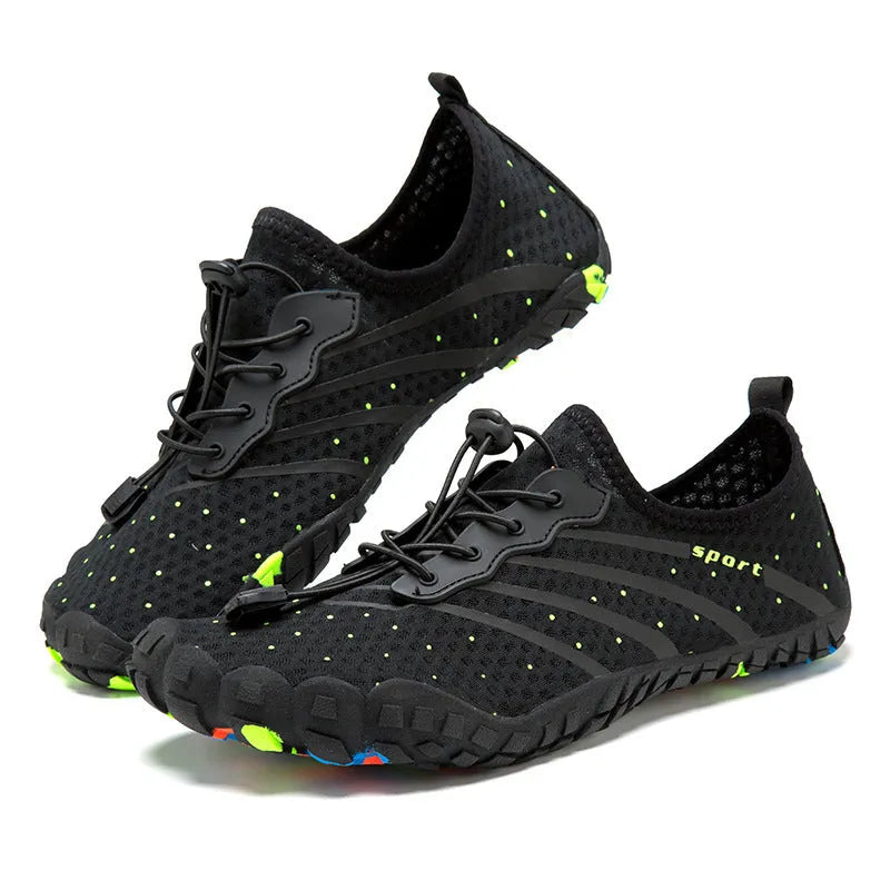 Fast drainage beach swimming couple outdoor fitness shoes in black with mesh upper and rubber sole