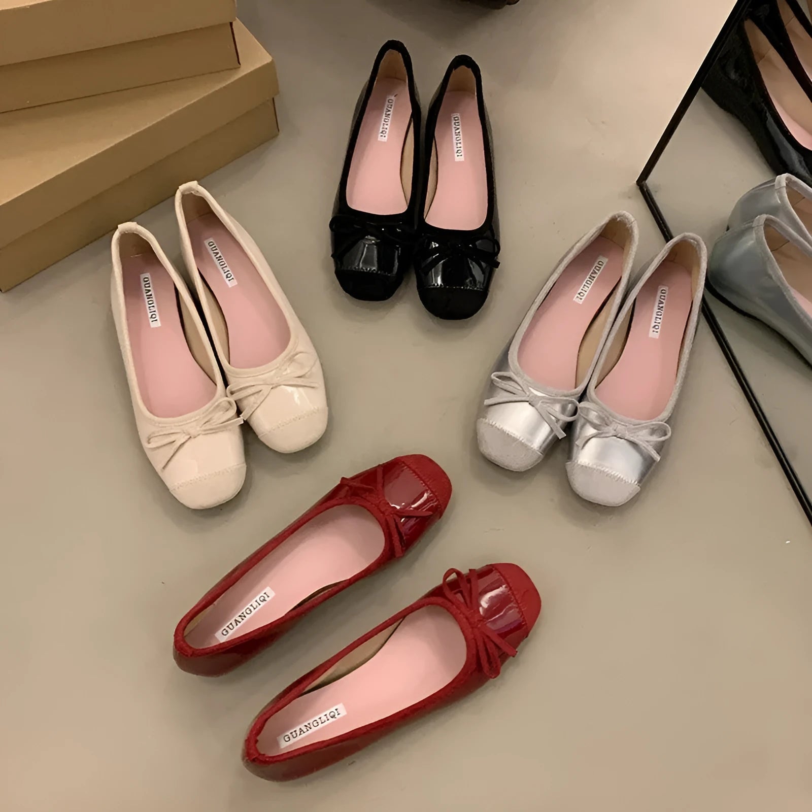 Bow detail square toe Mary Jane flats in wine red, flat mid heel 3-5cm, PU upper, rubber sole