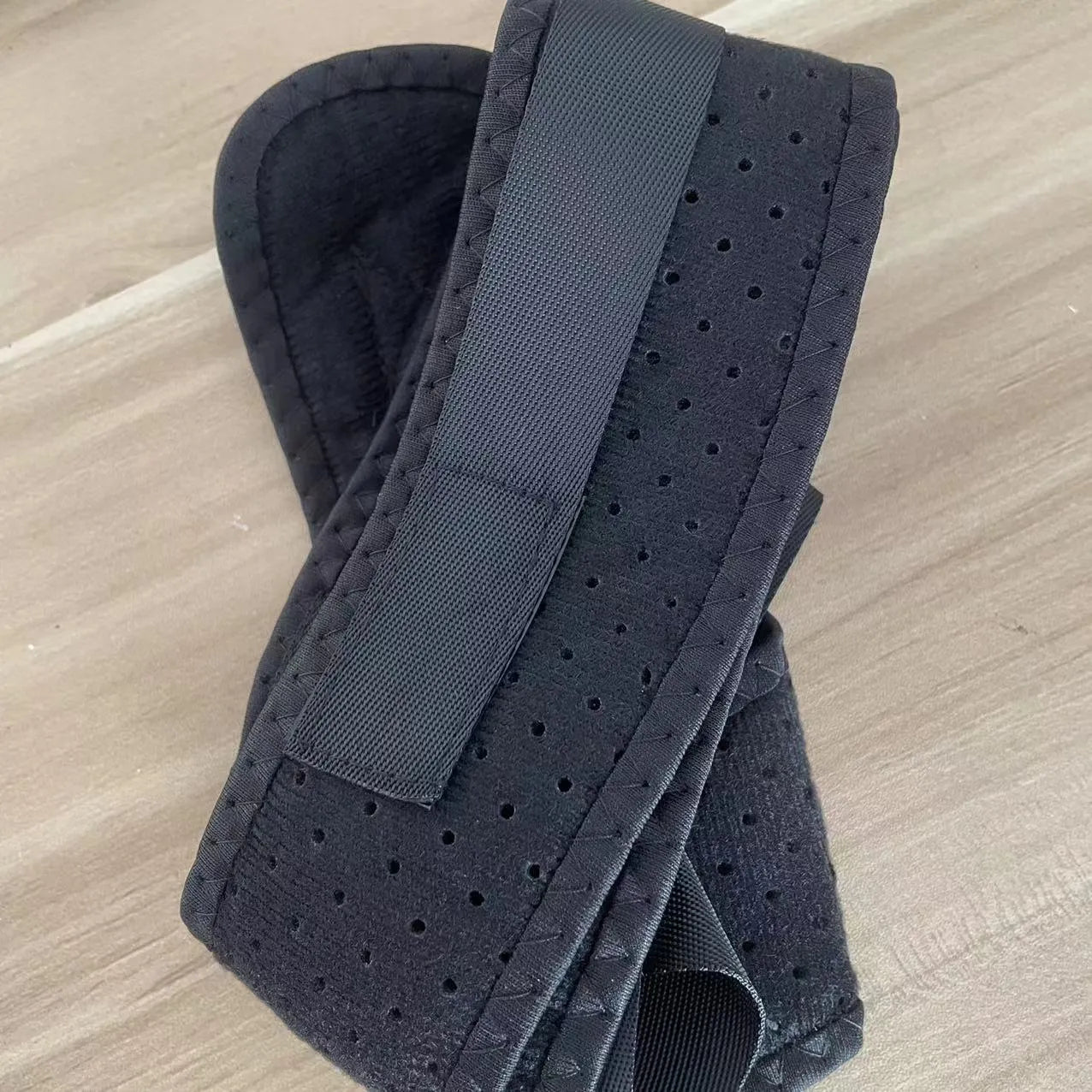Nylon back correction band for posture support with adjustable free size design