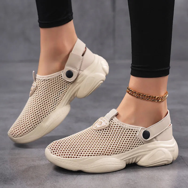 Women's breathable lightweight casual sports sandals in beige with Flyknit upper and round toe shape