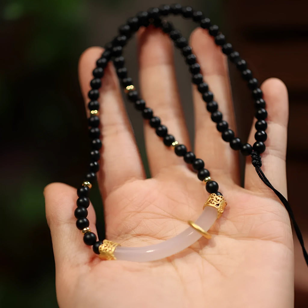 Natural frosty black agate and white chalcedony necklace with 925 silver U-shaped pendant on ball bead chain