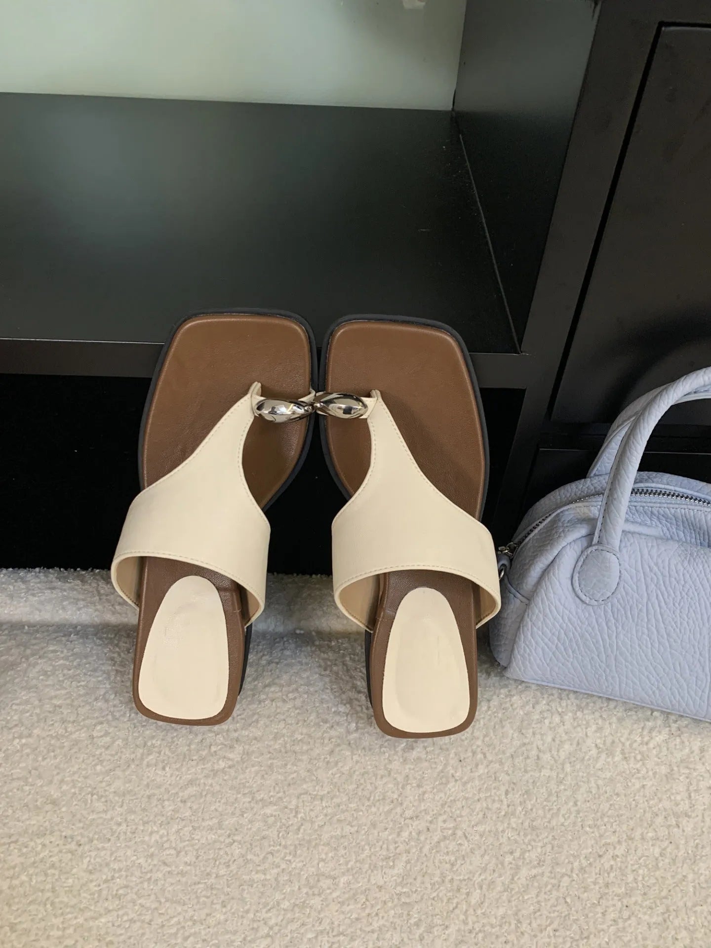 Wedge flip-flops in Roman style with microfiber upper and square head toe, available in multiple colours