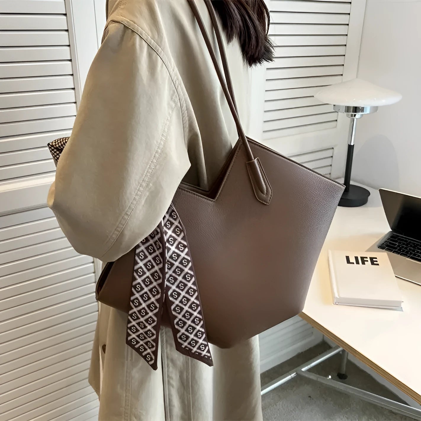Women's large capacity PU leather shoulder bag in horizontal square shape with adjustable handle