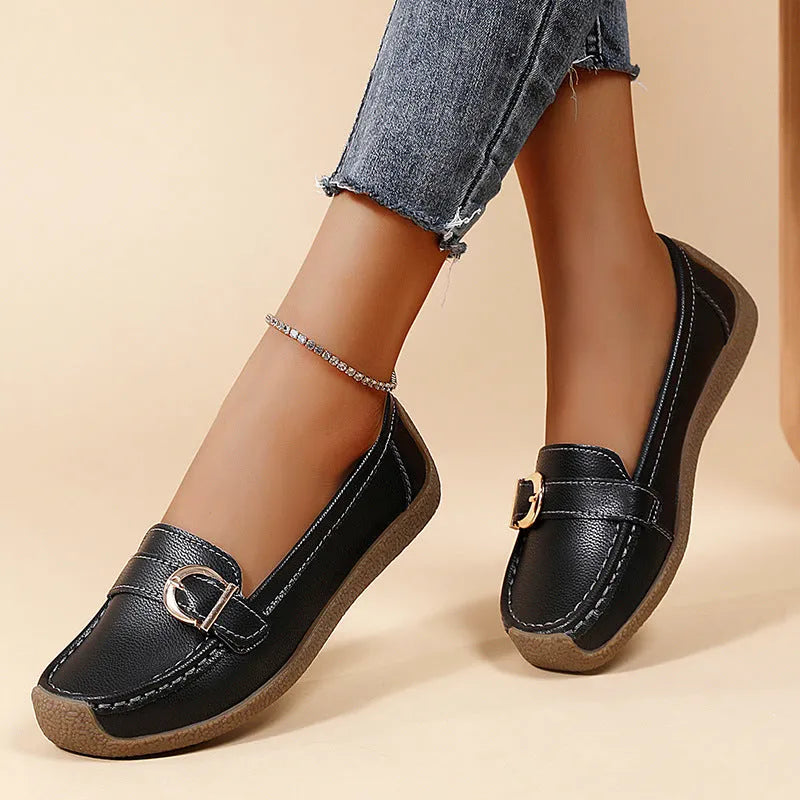Women's casual loafers in beige with flat heel, round toe, and soft bottom
