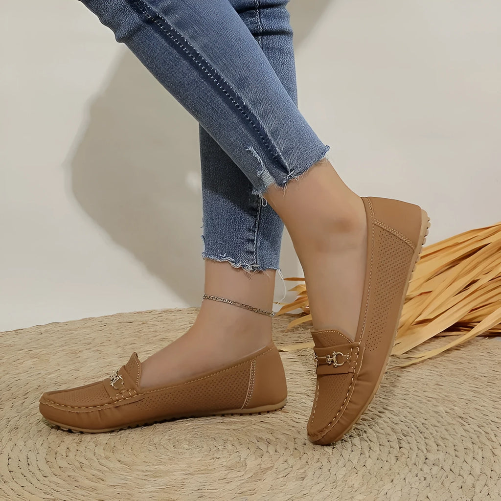Women's plus size flat casual shoes in artificial PU leather available in three colours