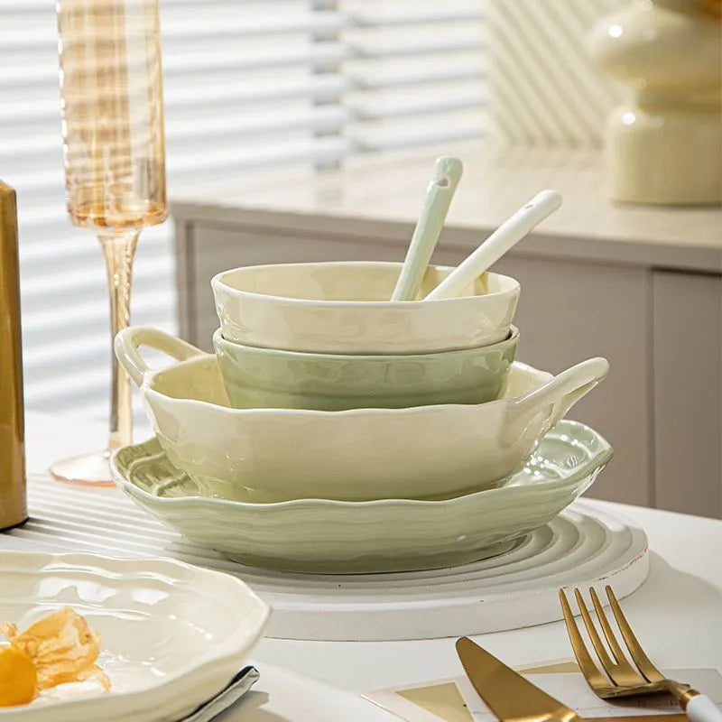 Seven-piece ceramic tableware set in solid colour with modern Japanese styling in gift box