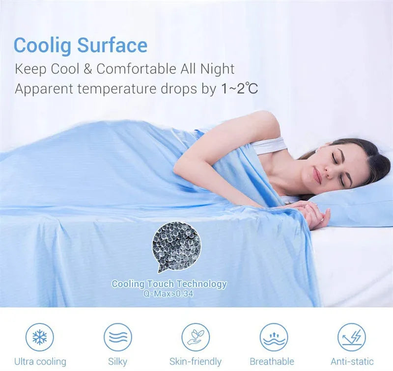 Blue cooling blanket with Japanese Q-Max 0.4 fibres, double-face construction, summer throw