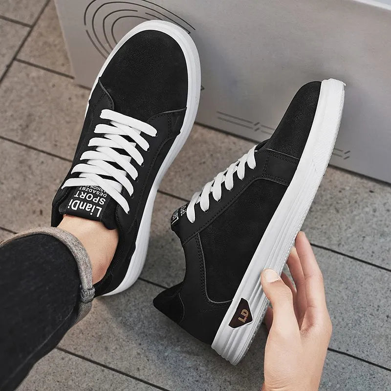 Men's low-top casual sneakers with snake pattern PU upper in black, round toe, flat heel, high mouth cut above 11cm