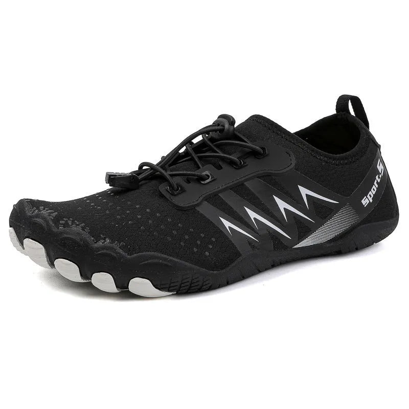 Quick-drying wading river tracing shoes with mesh upper and rubber sole in black, low-top style