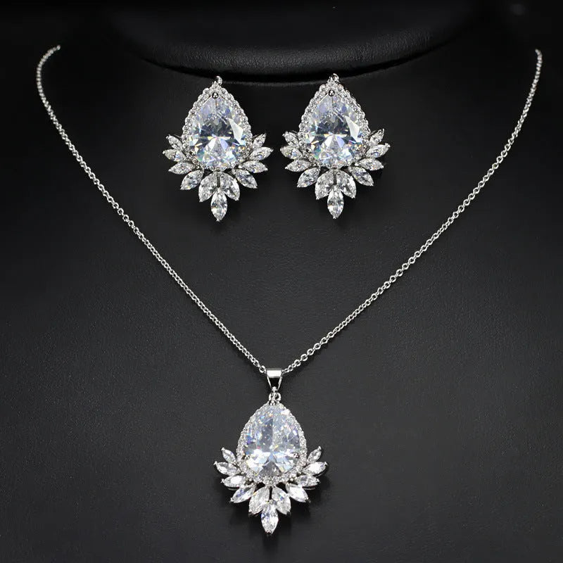 Bridal banquet jewellery set with classic chain necklace in blue, red or white colour options
