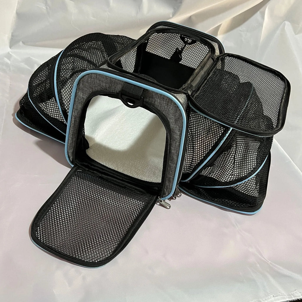 Portable cat carrier bag in 600D cation polyester material with medium-soft construction