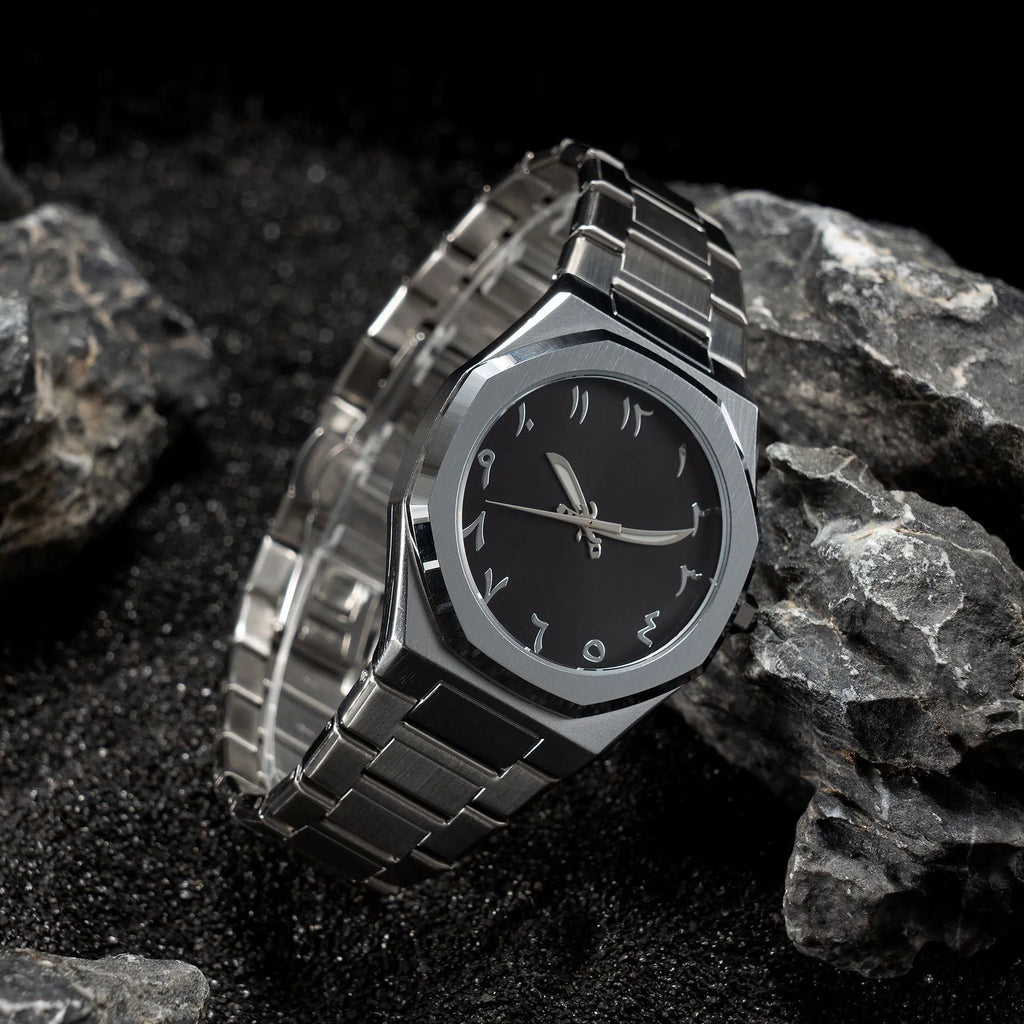 Men's business casual steel belt quartz watch showing 10mm thickness and professional dial design
