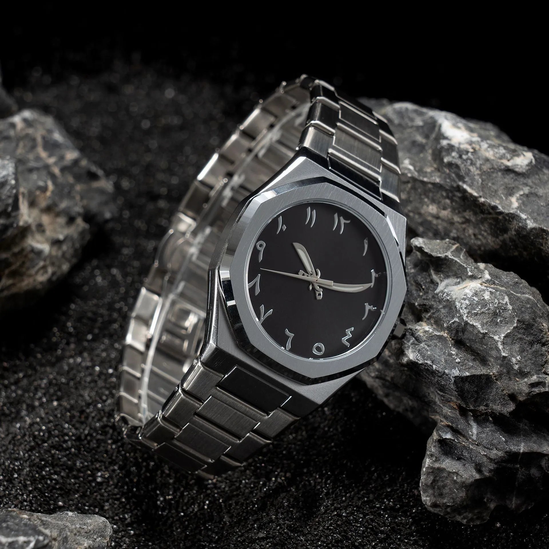 Men's business casual steel belt quartz watch showing 10mm thickness and professional dial design