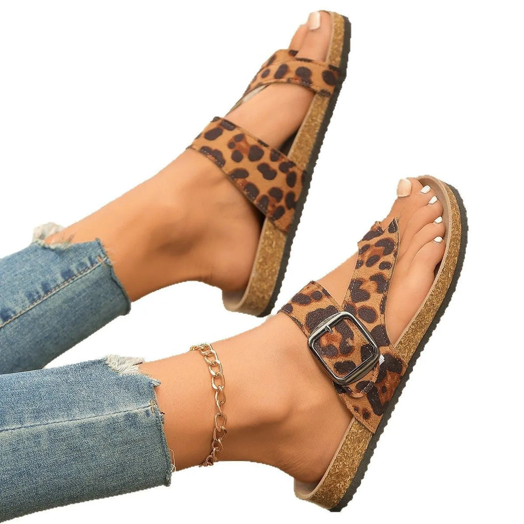 Roman style closed toe slippers in leopard print with wooden sole, available in sizes 36 to 43