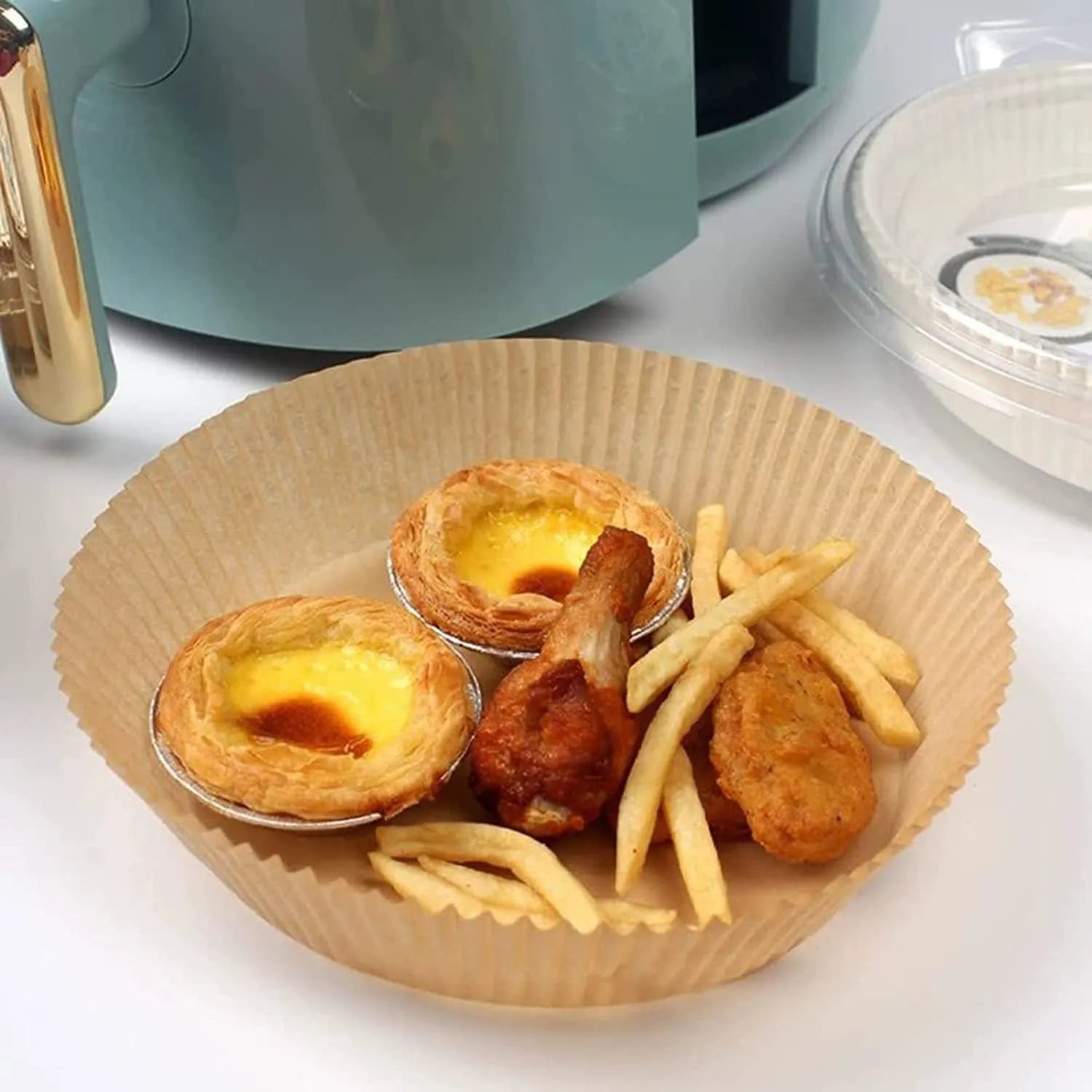 White round disposable food-grade parchment air fryer liner with 4.5cm raised edge, 16cm diameter
