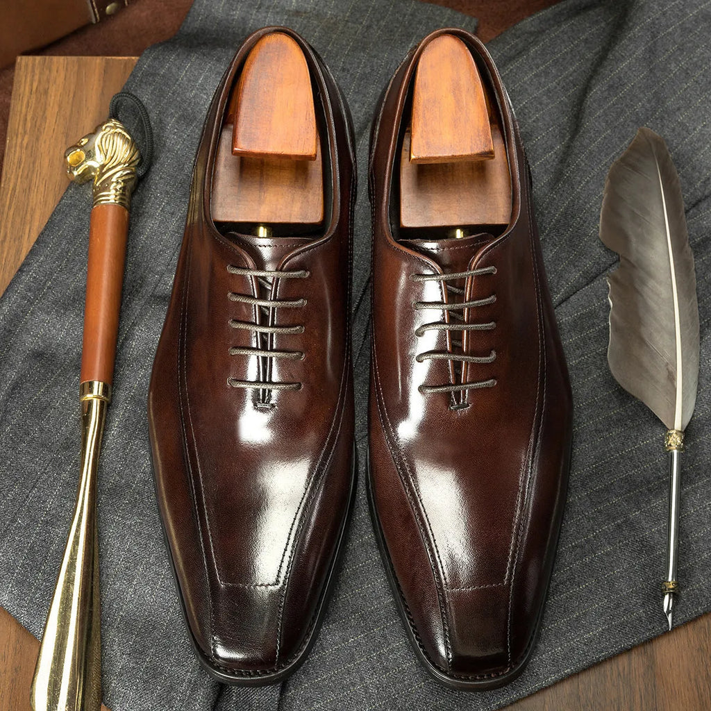 Men's casual Oxford leather shoes in black with leather toe cap and rubber sole