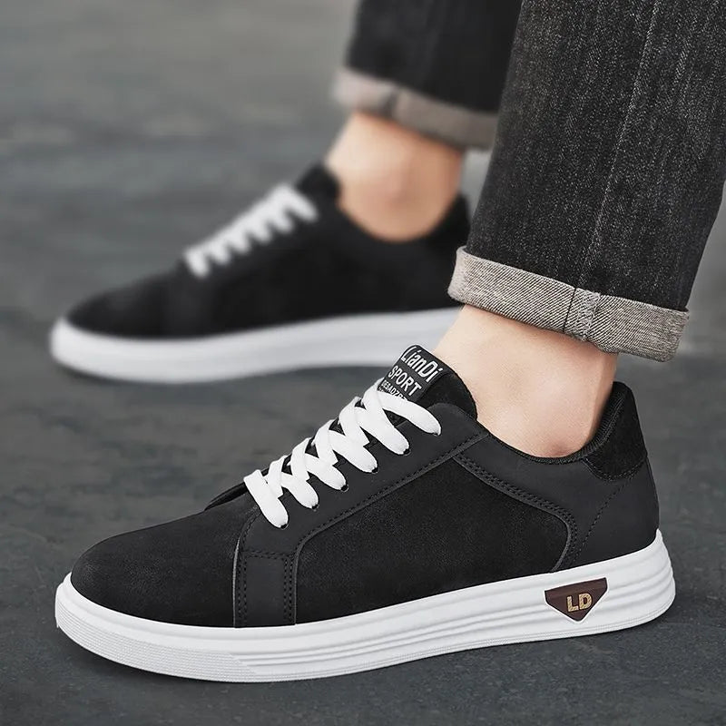 Men's low-top casual sneakers with snake pattern PU upper in black, round toe, flat heel, high mouth cut above 11cm