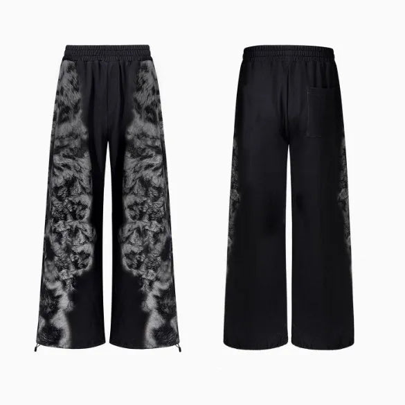 Loose trousers set with printed hoodie, trousers, and seven-inch pants in trendy streetwear style