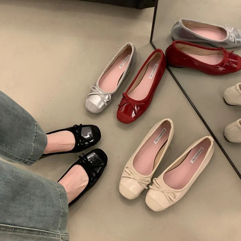 Bow detail square toe Mary Jane flats in wine red, flat mid heel 3-5cm, PU upper, rubber sole
