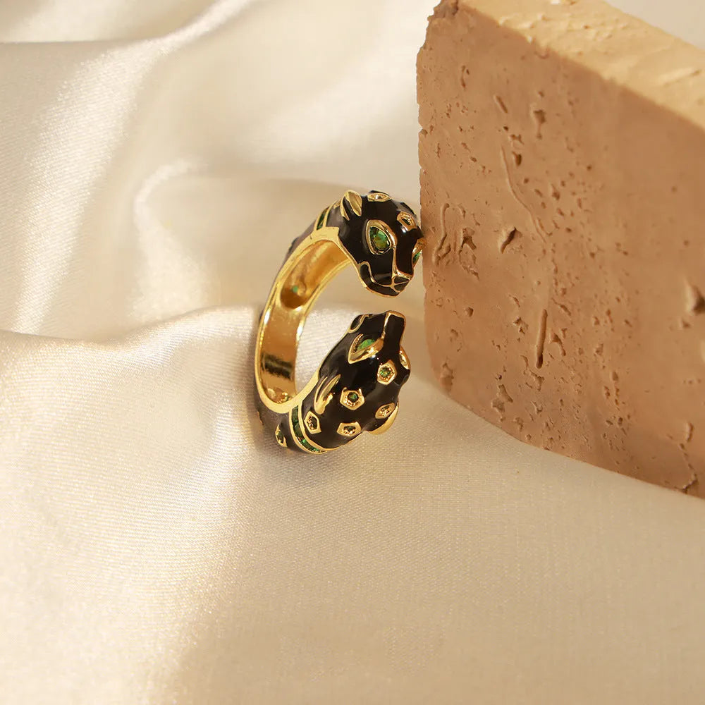 Black cheetah pattern open ring for women with geometric shape, size No. 7.